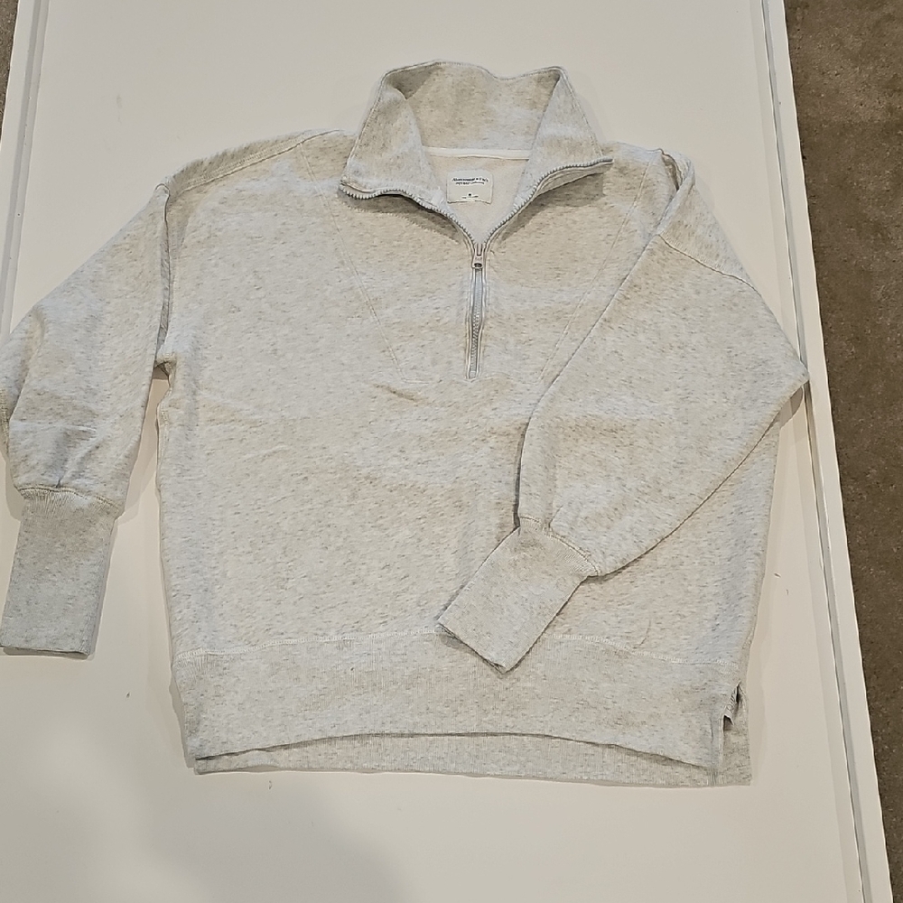 Abercrombie & Fitch Light Gray Quarter Zip Size M
